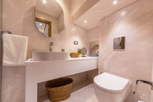 Floki luxury yacht charter en-suite bathroom with modern design and premium finishes